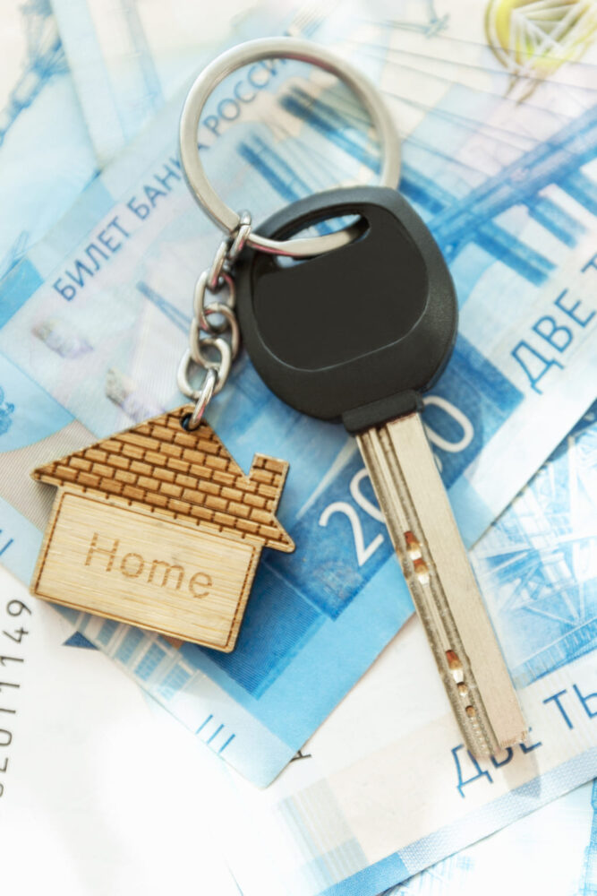 Жители «сталинок» и новостроек чаще других страхуют квартиры