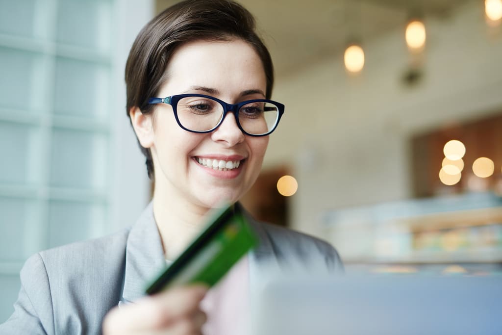 klient proveryaet profil na povyshenie kreditnogo limita