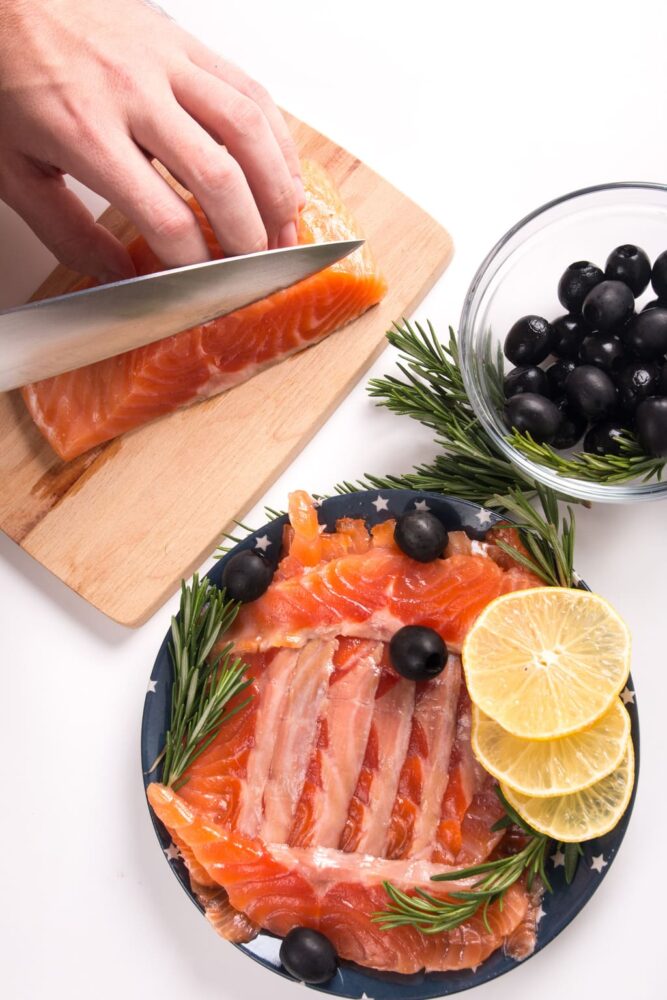 В России активизировались мошенники с фейковыми магазинами деликатесов