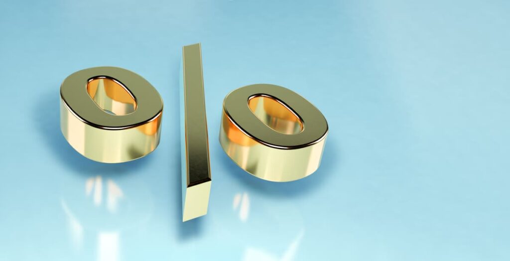 Ставка по ипотеке — величина непостоянная, она зависит от многих показателей, таких как тип жилья, размер первоначального взноса и кредитная история заемщика