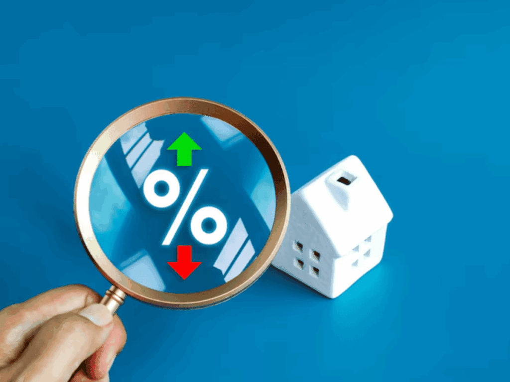 Ставки по рыночной ипотеке за полгода снизились на 5 процентных пунктов