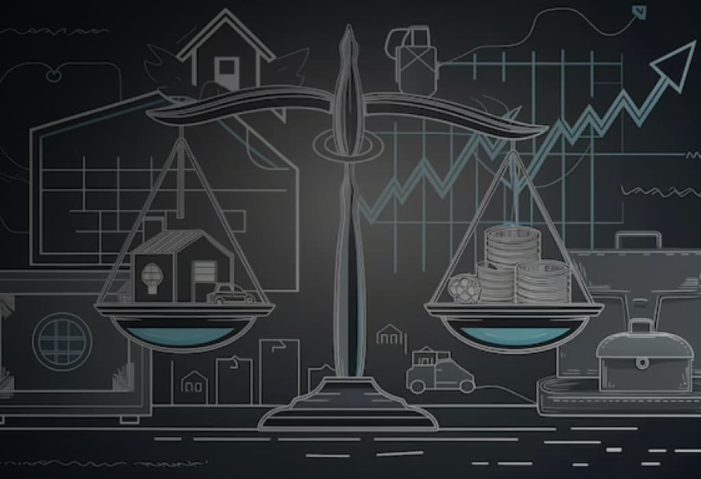 Весы – символ баланса ключевой ставки, влияния на банковский сектор и экономическую стабильность